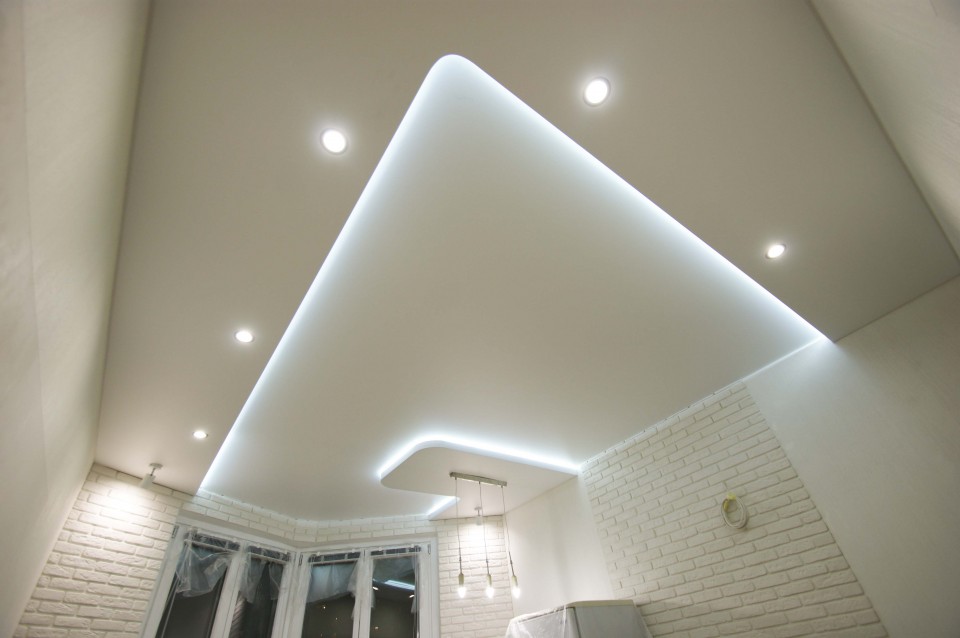 Заказать парящие натяжные потолки в г. Сольвычегодск